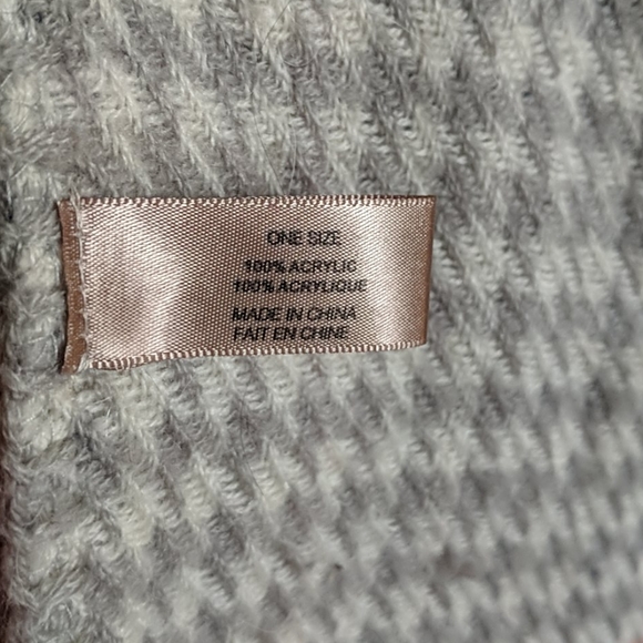 Modcloth comfy open front poncho sweater - Picture 2 of 4